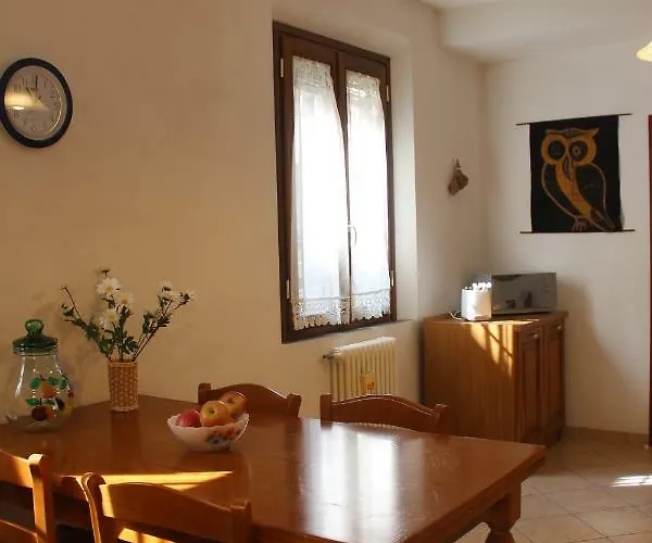 Via Di Roma 4 *